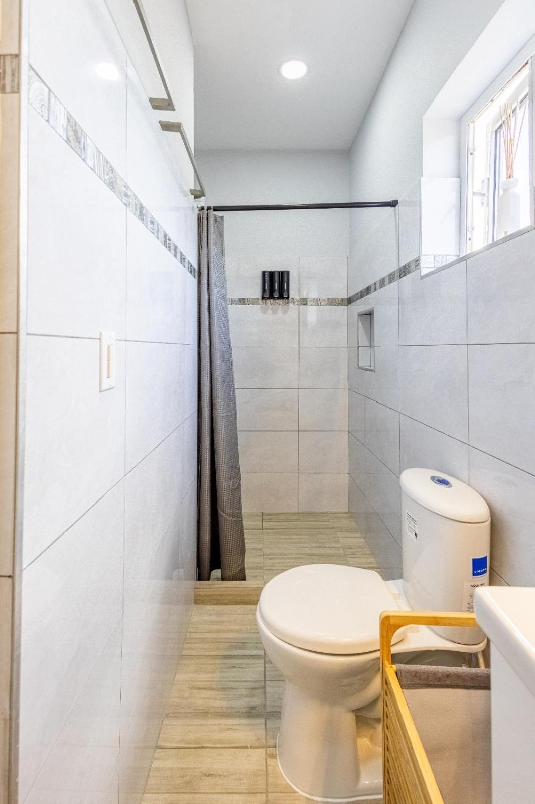 Av Curacao - Centrally Located Spacious Apartment Willemstad Buitenkant foto