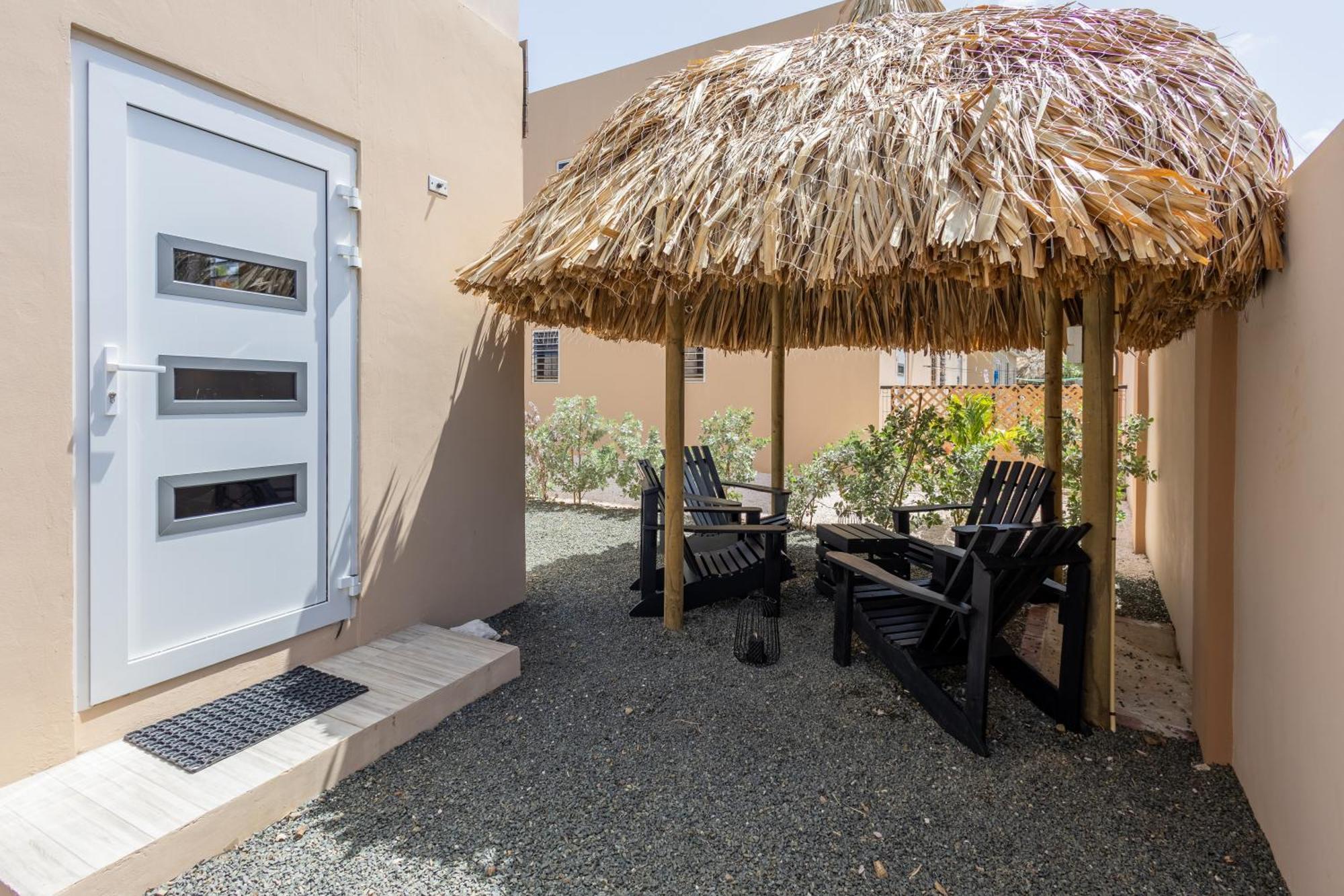 Av Curacao - Centrally Located Spacious Apartment Willemstad Buitenkant foto