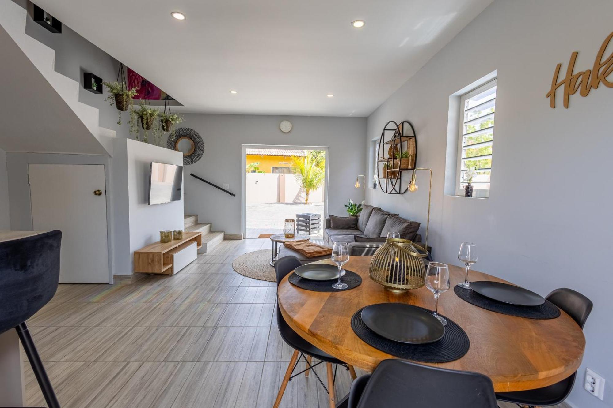 Av Curacao - Centrally Located Spacious Apartment Willemstad Buitenkant foto