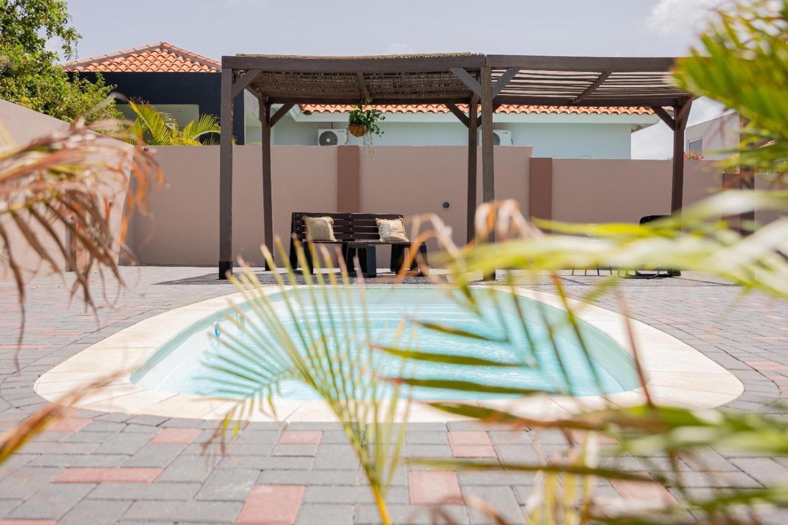 Av Curacao - Centrally Located Spacious Apartment Willemstad Buitenkant foto
