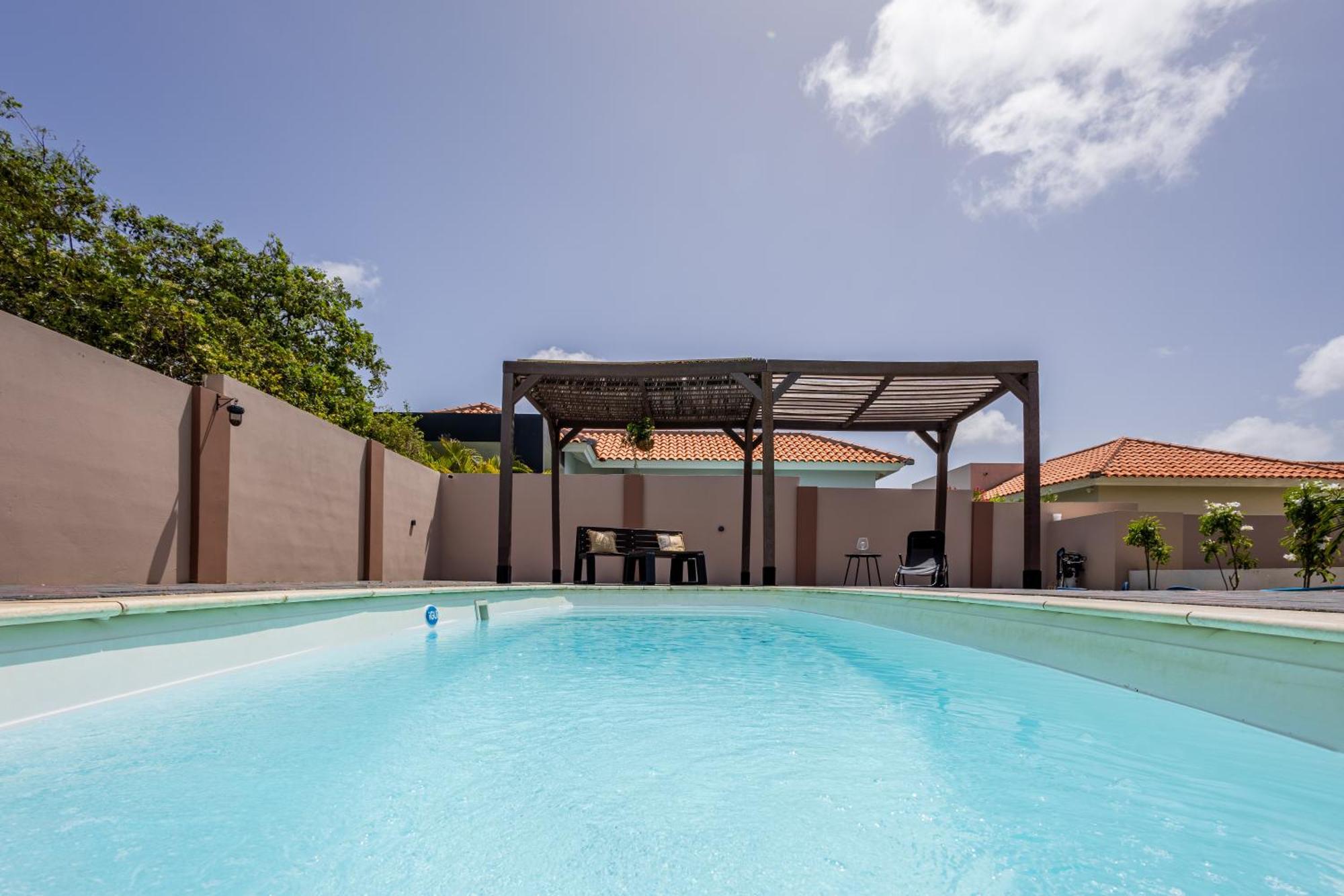 Av Curacao - Centrally Located Spacious Apartment Willemstad Buitenkant foto
